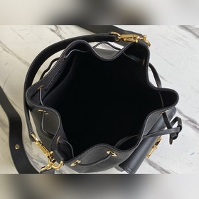 LV Артикул： M57687 Черная сумка LOCKME BUCKET Вдохновлена сумко
