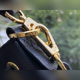LV Артикул： M57687 Черная сумка LOCKME BUCKET Вдохновлена сумко