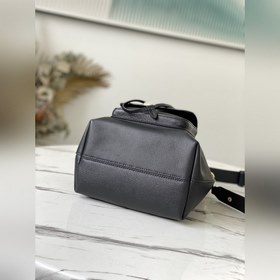 LV Артикул： M57687 Черная сумка LOCKME BUCKET Вдохновлена сумко