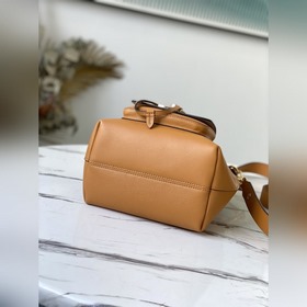 LV Артикул： M57689 Оранжевая сумка LOCKME BUCKET Вдохновлена су