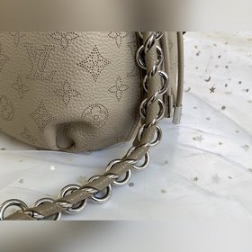 LV Модель M55798 Серая сумка-бакет Muria Изготовлена из перфориро