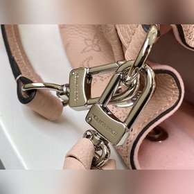 LV Модель M55798 Розовая сумка-бакет Muria Изготовлена из перфори