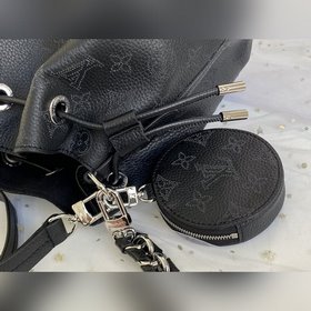 LV Модель M55798 Черная сумка-бакет Muria Изготовлена из перфорир