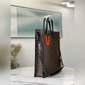 LV Артикул： M44475 Сумка Sac Plat Арт-директор мужской линии Вир