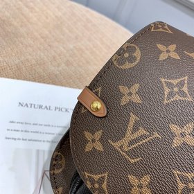 LV Vaugirard Маленькая сумка-почтальон Артикул： M44354 Черный Т