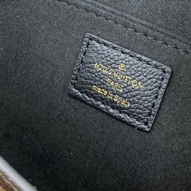 LV Vaugirard Маленькая сумка-почтальон Артикул： M44354 Черный Т