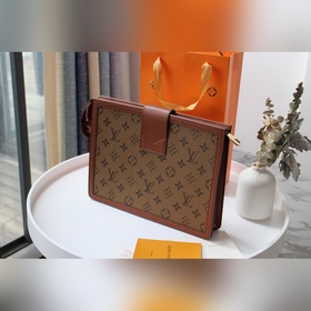 LV Модель： M44178 Сумка DAUPHINE Эта сумка Dauphine изготовлена