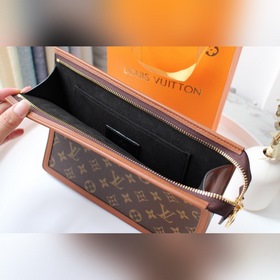 LV Модель： M44178 Сумка DAUPHINE Эта сумка Dauphine изготовлена 