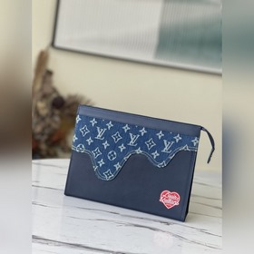 LV Артикул： M45961 Синий Pochette Voyage Сумка-клатч Эта сумка