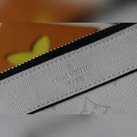 LV DISCOVERY POCHETTE Маленькая сумка Модель M44323 Эта небольша