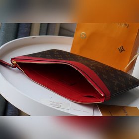 Сумка LV DAILY, модель M62048 Эта сумка Daily из знаковой ткани