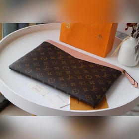 LV сумка Модель： M62048 Балетный розовый Эта сумка изготовлена