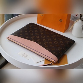 LV сумка Модель： M62048 Балетный розовый Эта сумка изготовлена