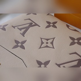 LV 【 Сумка в руке】 Артикул： M80174 Бежевый Клатч из мягкой кожи