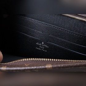 LV Артикул： M46037 Старая монета сумка представляет собой стиль