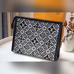 LV Артикул： M80074 POCHE TOILLETTE 26 Косметичка Эта косметичка