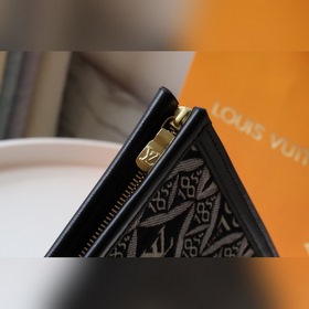 LV Артикул： M80074 POCHE TOILLETTE 26 Косметичка Эта косметичка