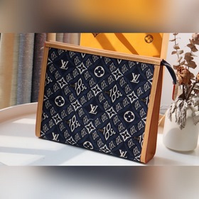 LV Артикул： M80306 POCHE TOILLETTE 26 Туалетная сумка Эта косме