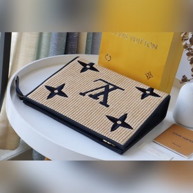 LV Артикул： M80351 Клатч Плетение Изготовлена из ткани Monogram