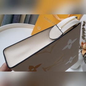 LV Артикул： M80504 By The Pool Туалетная сумка 26 Изготовлена 