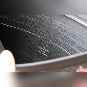 LV Модель M61692 Sakura Сумка POCHETTE VOYAGE Эта новая сумка Po