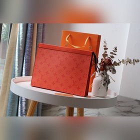 LV Модель M30432 Оранжевый Средняя сумка POCHETTE VOYAGE Серия