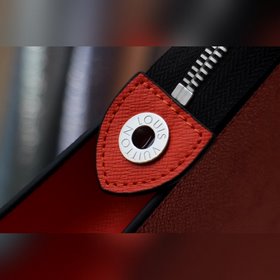 LV Модель M30432 Оранжевый Средняя сумка POCHETTE VOYAGE Серия 