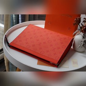 LV Модель M30432 Оранжевый Средняя сумка POCHETTE VOYAGE Серия 