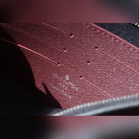 LV Средняя сумка POCHETTE VOYAGE Артикул： M30718 Сумка Pochette 