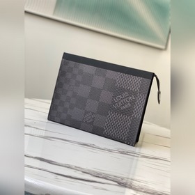 LV Артикул： N41696 Черная сумка Pochette Voyage среднего размера