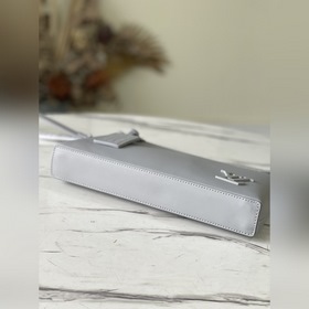 LV Артикул： M69836 Клатч Чехол для iPad Aerogram Сдержанный ди