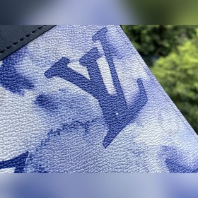 LV Артикул： M80460 Синяя сумка POCHETTE VOYAGE среднего размера