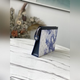 LV Артикул： M80460 Синяя сумка POCHETTE VOYAGE среднего размера 