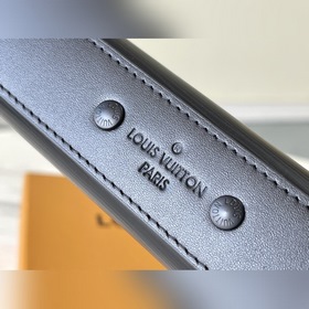 LV Артикул： M80589 Клатч Компактная сумка, вдохновленная дизайн