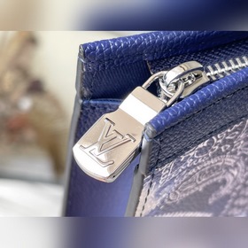LV Артикул： M81442 Клатч На сумочке изображен узор, имитирующий