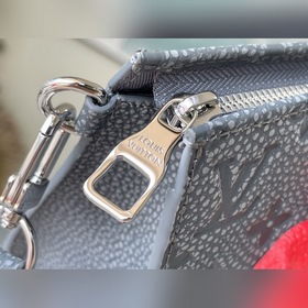 LV Артикул： M81556 Серый кожаный клатч Серия сумок Сумки Клатч