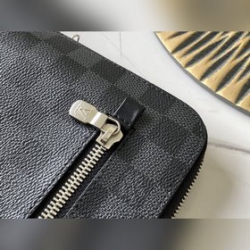 LV Артикул： M60417 Черный New Pouch Сумка Новая модель New Pouch