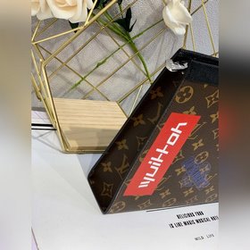 LV Модель M61692 Сумка среднего размера с шелкографией Flower Ear