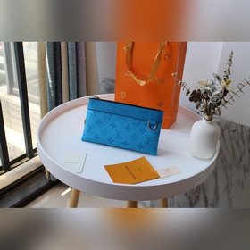 LV Модель M44323 Сшитый из синих частей DISCOVERY POCHETTE Мален