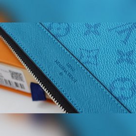 LV Модель M44323 Сшитый из синих частей DISCOVERY POCHETTE Мален