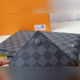 LV Pochette Alpha Triple сумка Модель M44417 Black Состоит из тр
