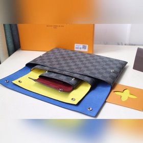 LV Pochette Alpha Triple сумка Модель M44417 Black Состоит из тр