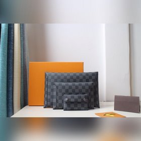 LV Pochette Alpha Triple сумка Модель M44417 Black Состоит из тр