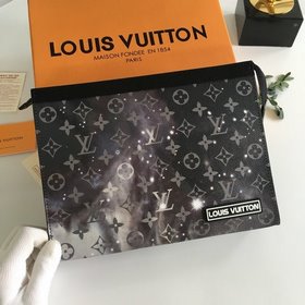 LV Модель M44448 Сумка Pochette Voyage Louis Vuitton обратил сво