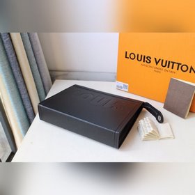 Средняя сумка LV POCHETTE VOYAGE Модель M61692 Полностью из кожи 