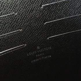 LV Модель M61692 Старинная шелкография Эта новая сумка среднего р