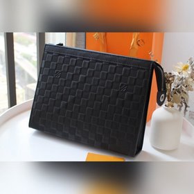 Средняя сумка LV POCHETTE VOYAGE Модель M61692 Кожа Эта новая сум