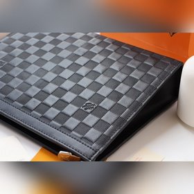 Средняя сумка LV POCHETTE VOYAGE Модель M61692 Кожа Эта новая сум
