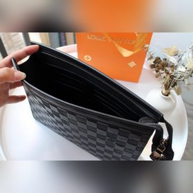 Средняя сумка LV POCHETTE VOYAGE Модель M61692 Кожа Эта новая сум