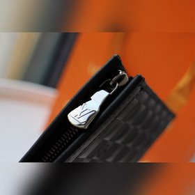 Средняя сумка LV POCHETTE VOYAGE Модель M61692 Кожа Эта новая сум